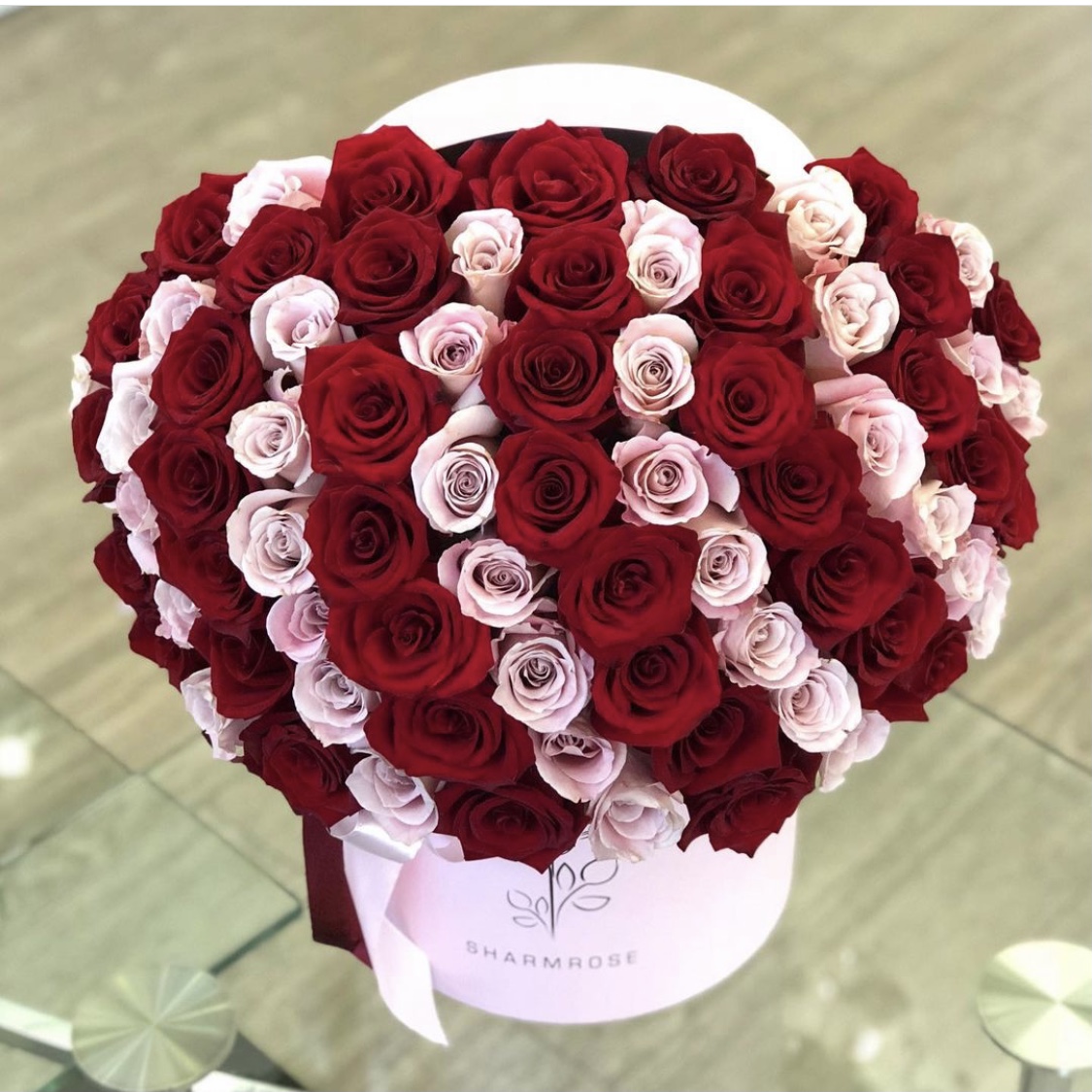 101 roses in box: Peste 501 lei