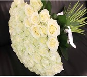 White Roses: Peste 501 lei